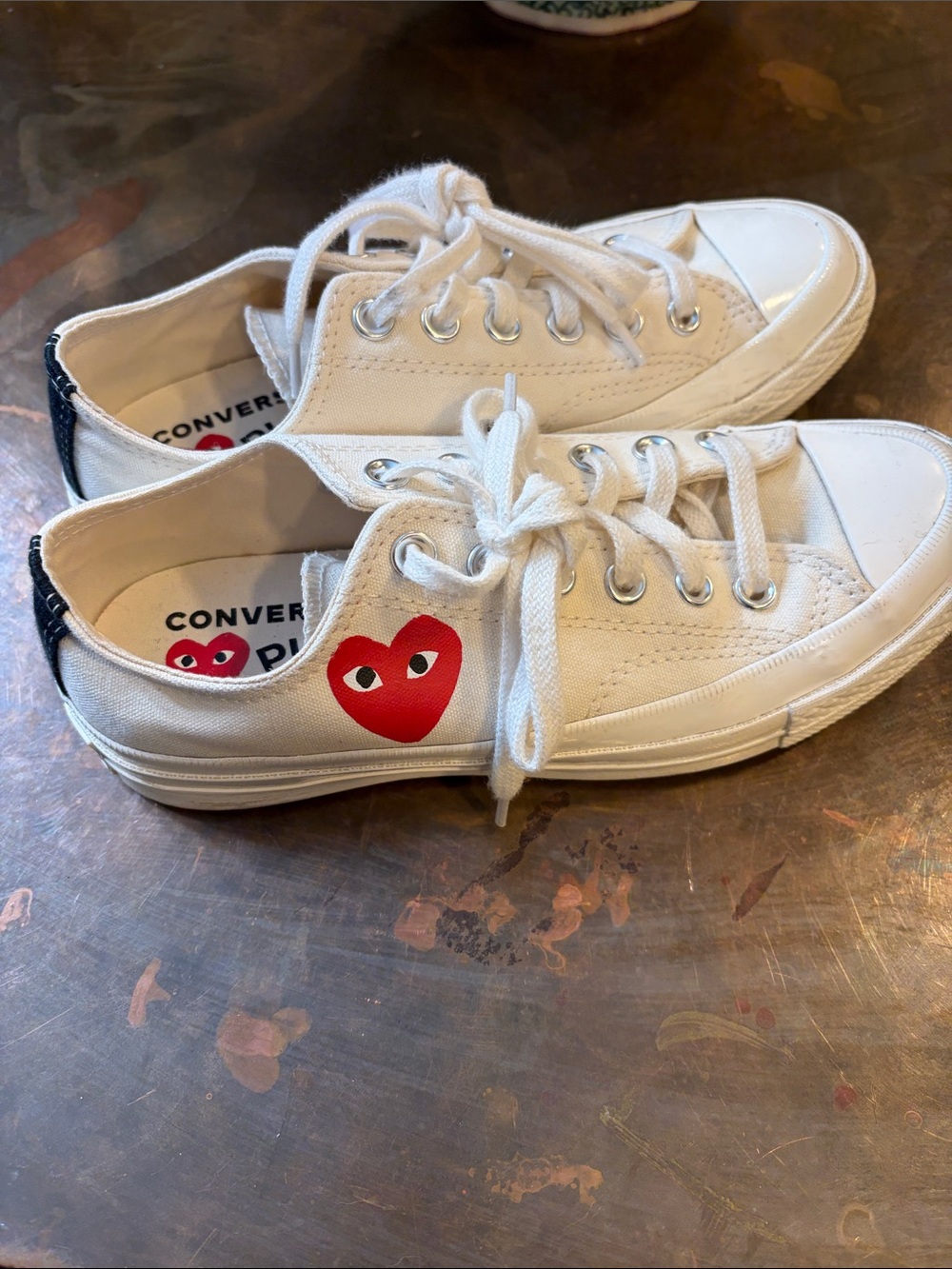 Comme des Garçons Play Converse White Low-Top Sneakers with Red Heart 7